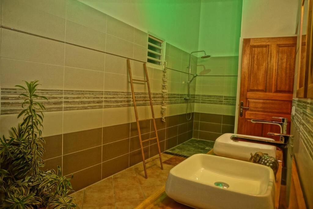 Ti Coin Relax Bungalow Vue Mer Piscine Privee Saint-Francois  Exteriér fotografie